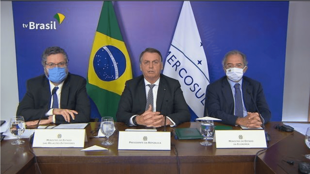 Presidente Bolsonaro defende ampliação do comércio durante reunião