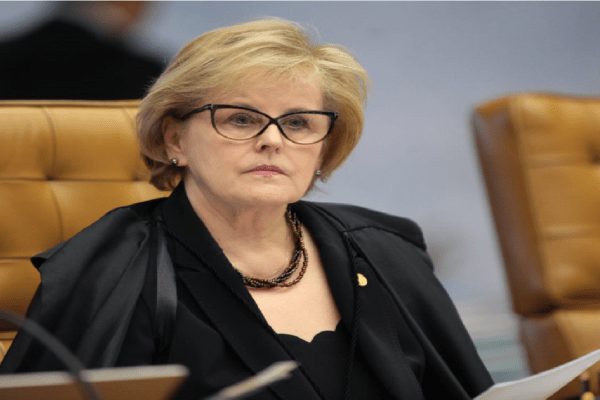 Rosa Weber manda para PGR mais uma notícia-crime contra Bolsonaro