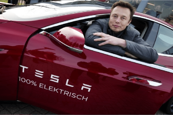 Elon Musk diz que elétricos de outras marcas pagarão mais para usar rede de carregadores da Tesla