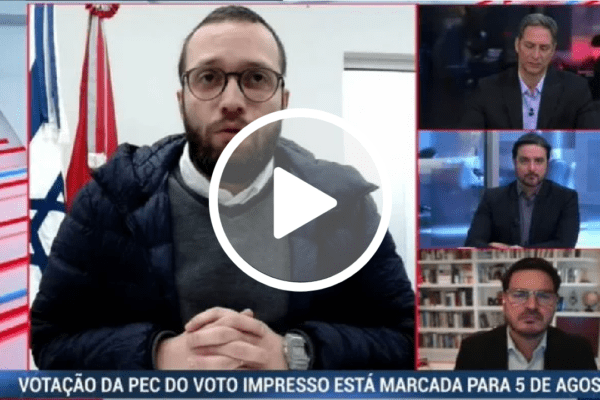 "O povo brasileiro não confia no atual sistema de votação", diz Felipe Barros