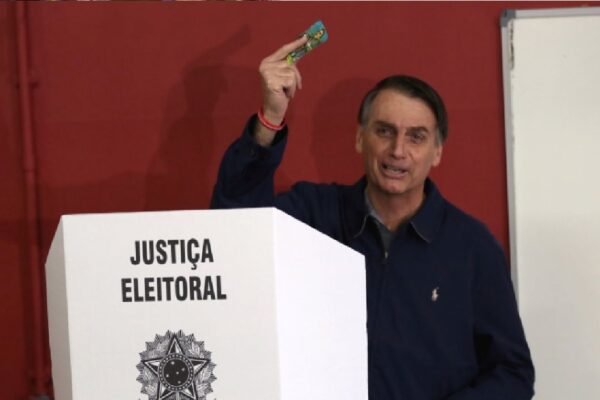 Presidente Bolsonaro: "Democracia nasce do voto responsável e contabilizado"