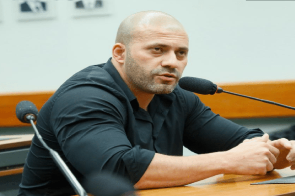 Defesa alega necessidade de cirurgia e pede revogação da prisão de Daniel Silveira