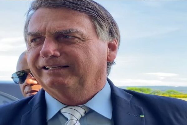 Bolsonaro em Dubai: "Vim atrás de apoio para o Brasil"