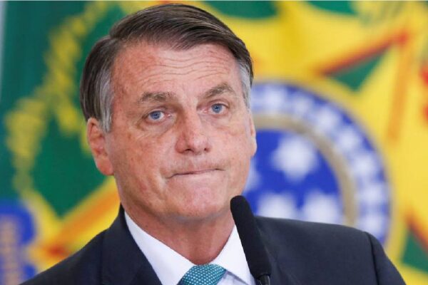Em entrevista, Presidente Bolsonaro fala sobre interferências do Judiciário no Executivo