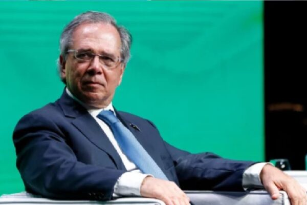 Ministro Paulo Guedes afirma que Brasil irá surpreender em 2022