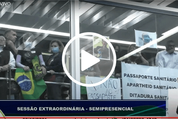 Ato contra passaporte da vacina gera pancadaria na Alerj