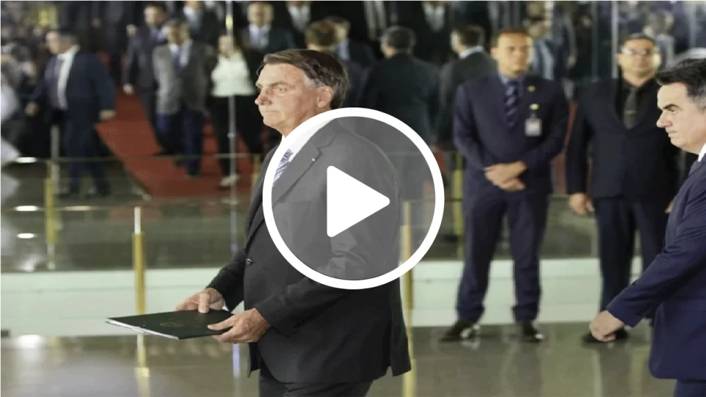 Presidente Jair Bolsonaro veta Lei Padre Júlio Lancellotti